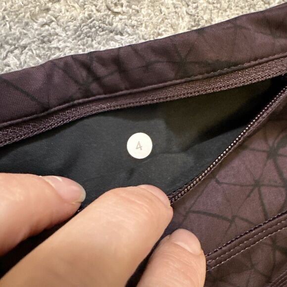 Lululemon Leggings Womens Size 4 Purple Black Batik Trail Bound Tight - Picture 5 of 9